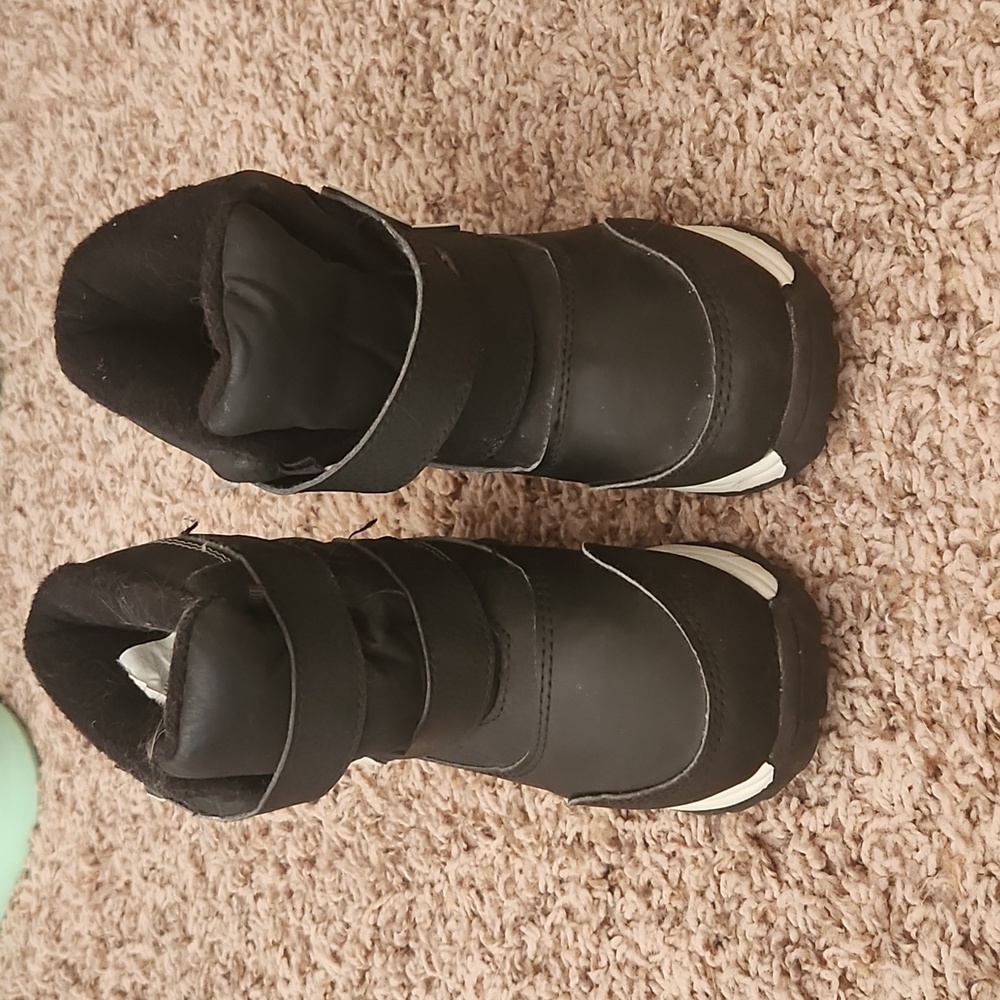 Like New Snow Boots
